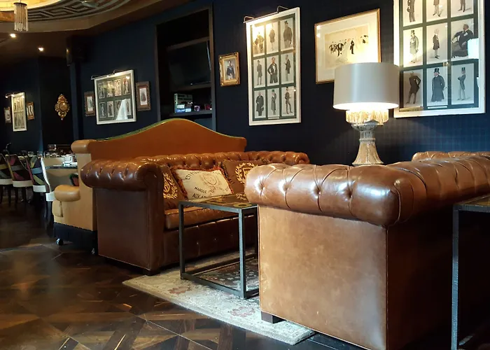 Windsor Arms Hotel